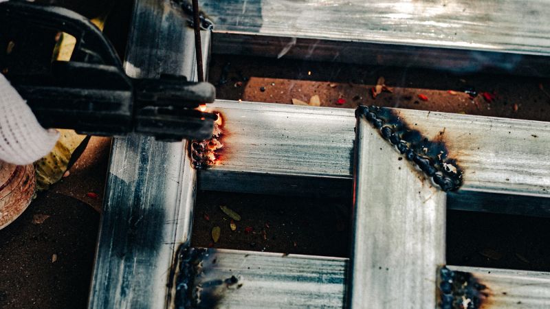 Stop Karat! 7 Tips Praktis Agar Baja Ringan Tidak Berkarat