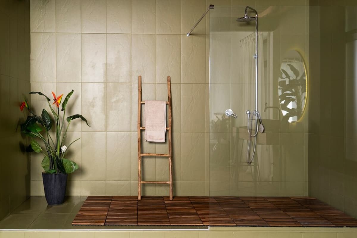 Cara Memperbaiki Nat Keramik Kamar Mandi dengan Efektif