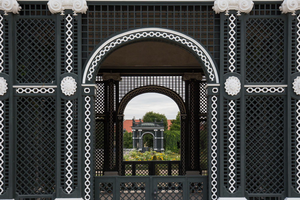 Mengenal Lebih Dekat Gapura Besi Hollow: Solusi Kokoh untuk Akses Masuk Elegan