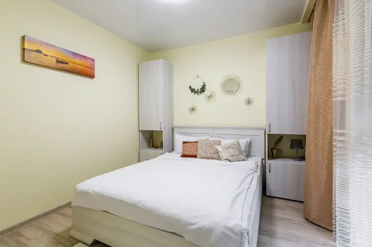 3. Desain Kamar Kost dengan Furniture Multifungsi